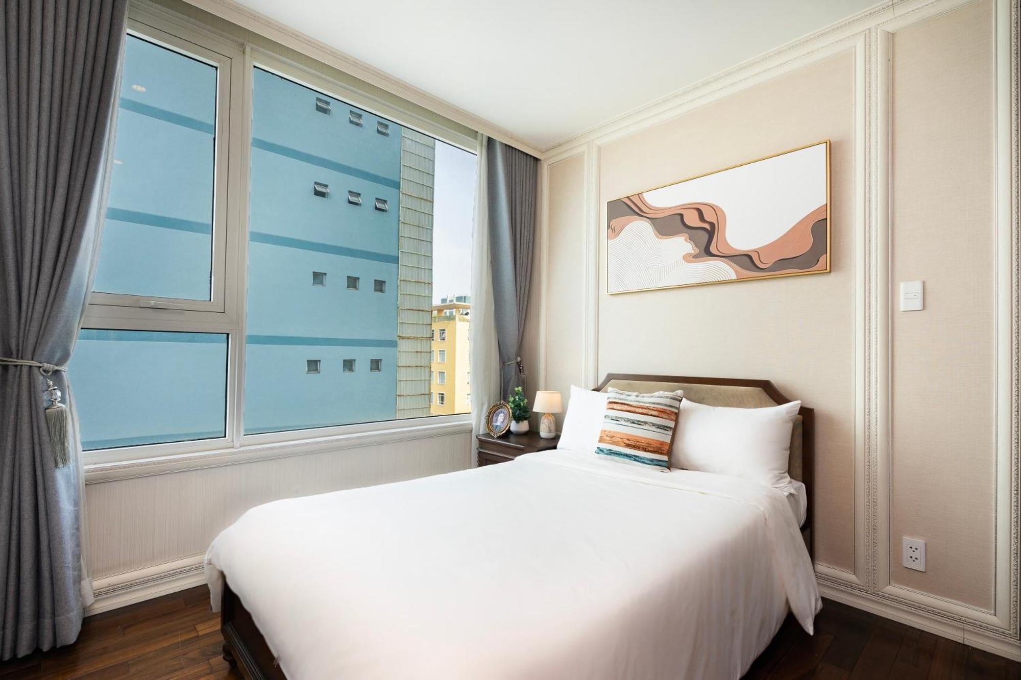 Salute De Leman - Luxury Distrist 3 *